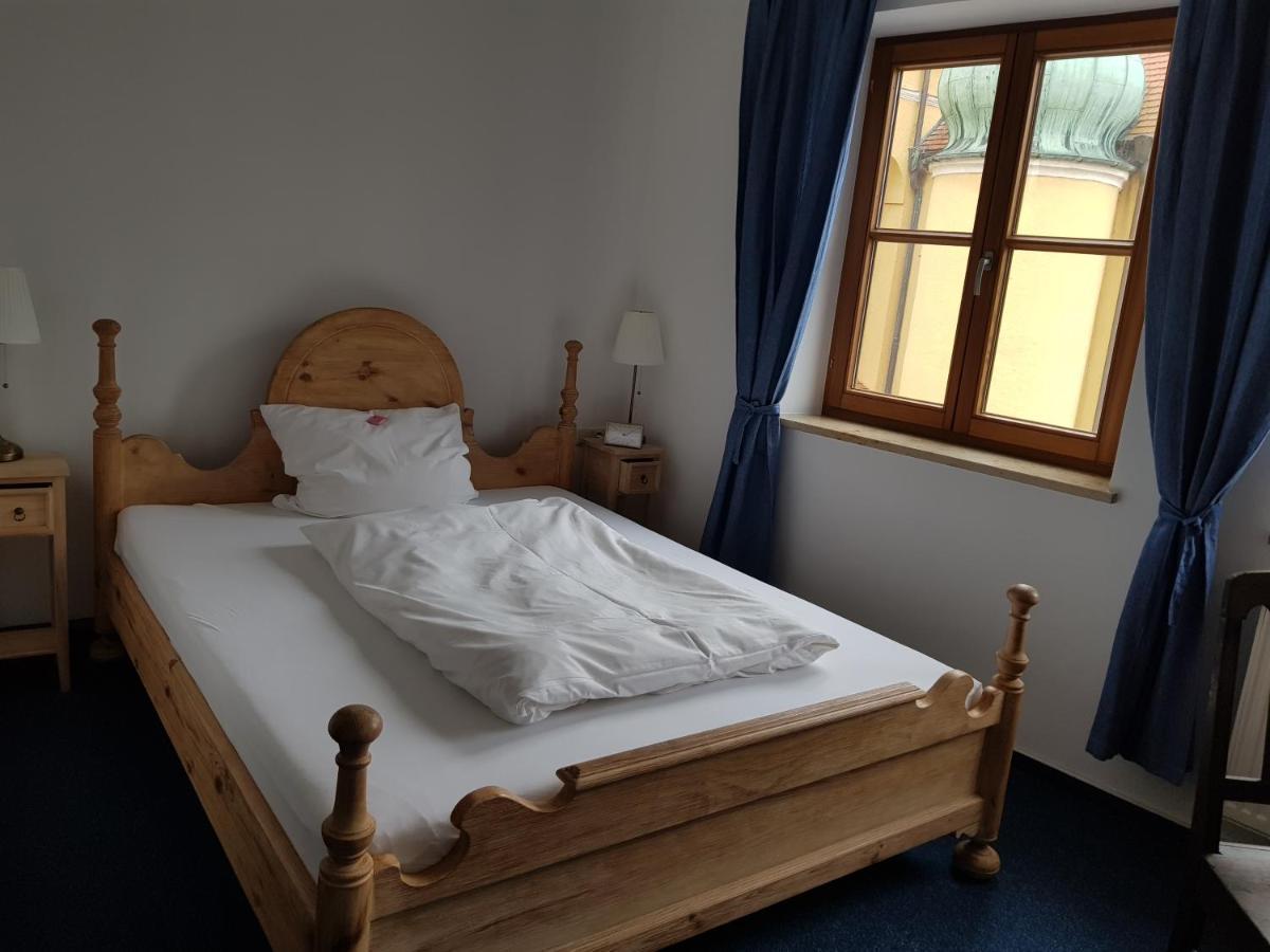 Gasthof Zur Post Wolnzach Exteriör bild